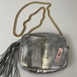 VICTORIA’S SECRET CROSSBODY SILVER
